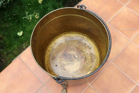 Огромное латунное кашпо на ножках