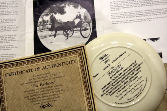 Коллекционная тарелка "Лошадь с коляской". Европа. Начало 20 века