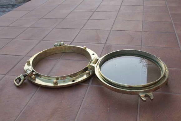 Старинный корабельный иллюминатор. Европа.Начало 20 века