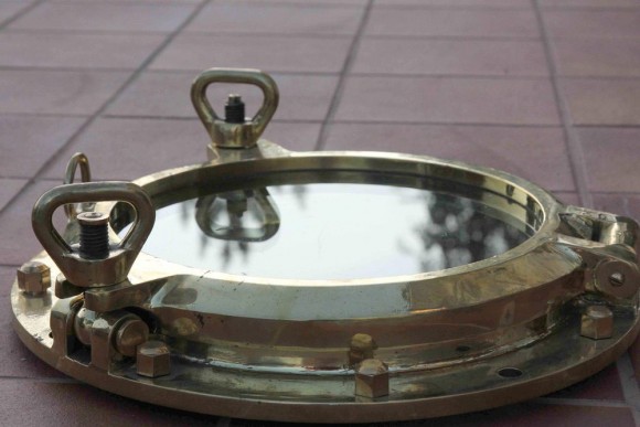 Старинный корабельный иллюминатор. Европа.Начало 20 века