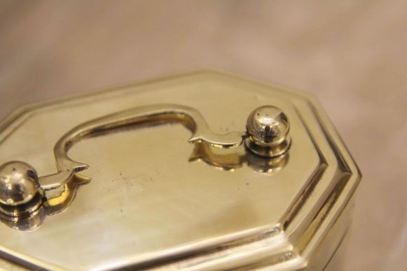 Европейский сундучок  - шкатулка. Полировка