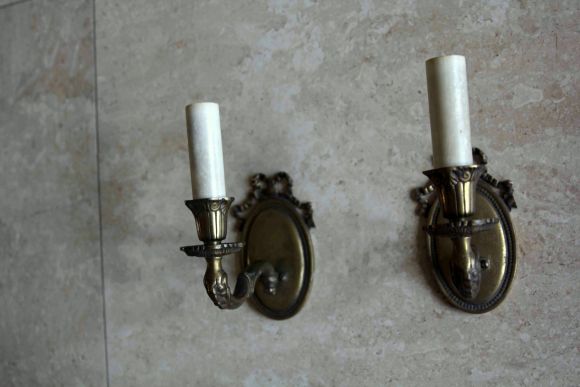 Парные бронзовые бра с бантиком