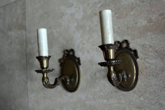 Парные бронзовые бра с бантиком