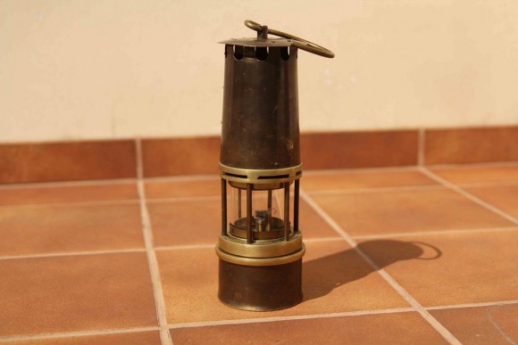 Антикварная шахтерская керосиновая лампа - Фонарь. Идеальное состояние