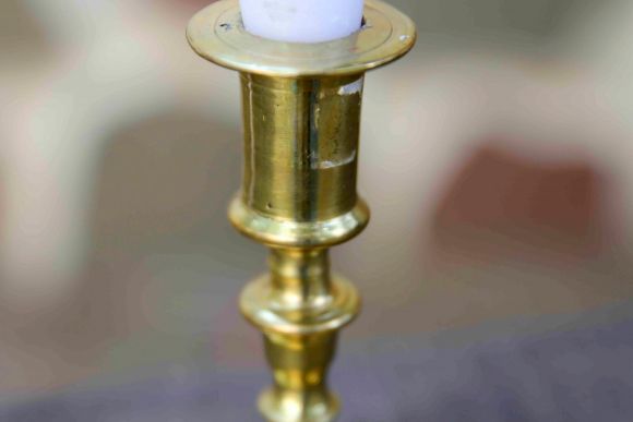 Старинный подсвечник на 8 ми угольном основании