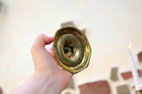 Старинный подсвечник на 8 ми угольном основании