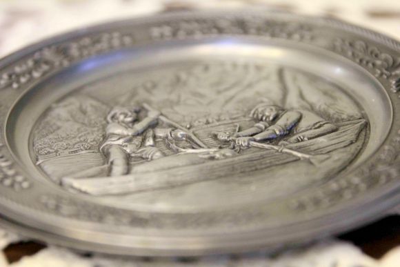Шикарный набор оловянных тарелок ОХОТА
