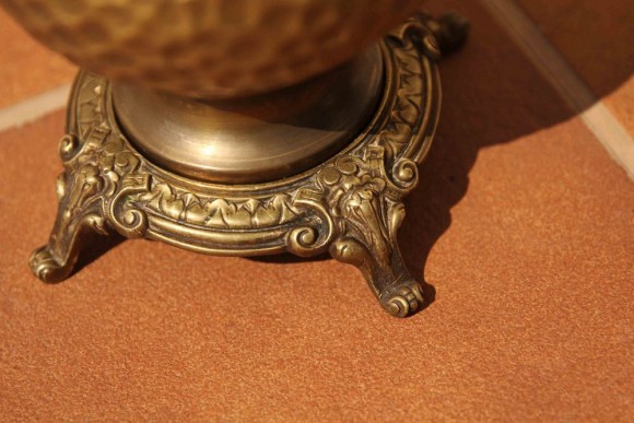 Антикварные вазы кубки из бронзы и золоченого фарфора Антикварные вазы кубки из бронзы и золоченого фарфора