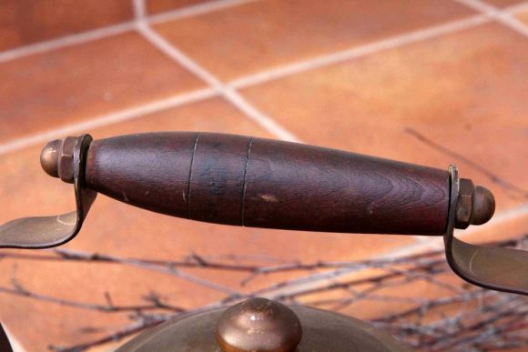 Старинный чайник с Деревянной ручкой. Натуральная патина