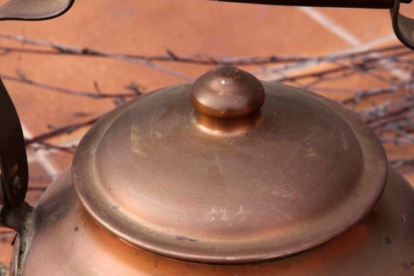 Старинный чайник с Деревянной ручкой. Натуральная патина