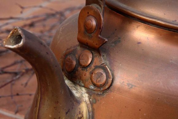 Старинный чайник с Деревянной ручкой. Натуральная патина