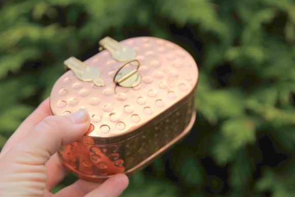 Медная овальная шкатулочка с ручкой