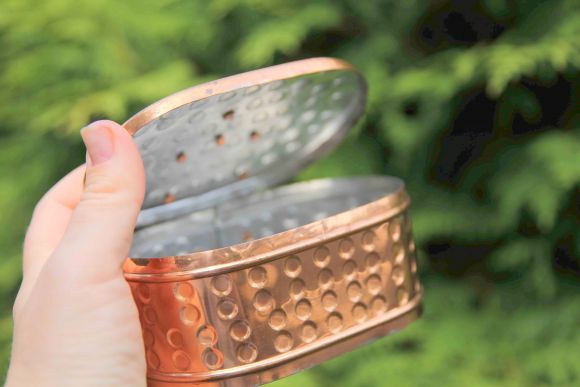 Медная овальная шкатулочка с ручкой