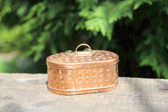 Медная овальная шкатулочка с ручкой