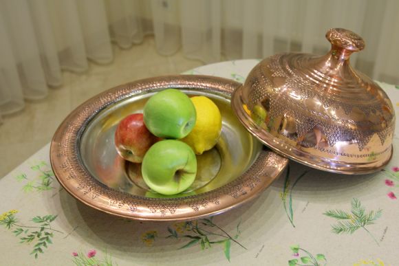 Медное блюдо с крышкой