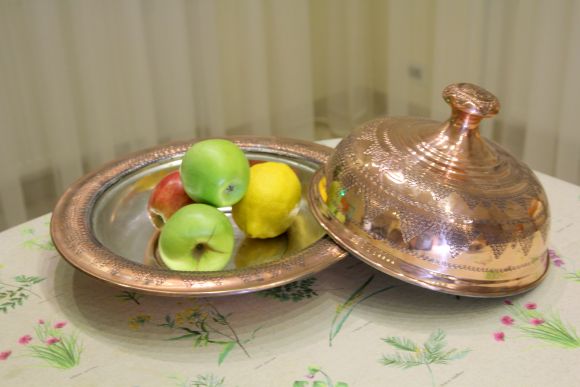 Медное блюдо с крышкой