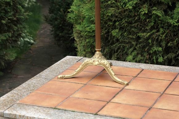 Красивая антикварная напольная вешалка