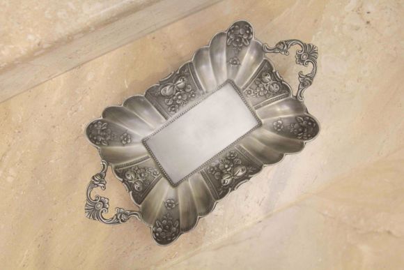 Очаровательная винтажная сухарница на ножках