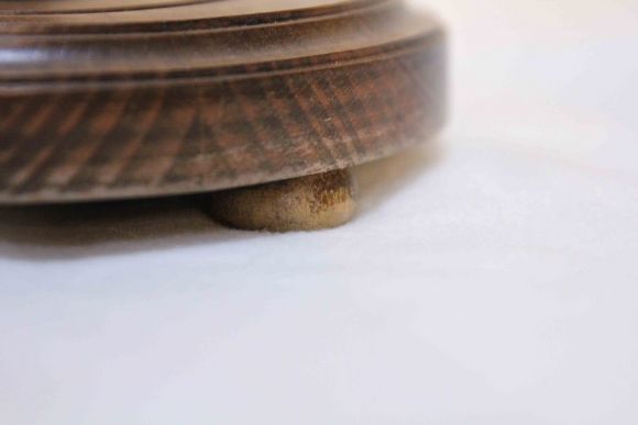 Замечательный курительный столик из дерева. Европа. Середина 20 века