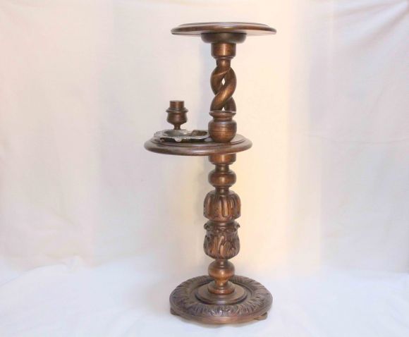 Замечательный курительный столик из дерева. Европа. Середина 20 века