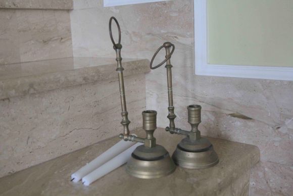 Интересная пара подвесных старинных подсвечников с кольцами