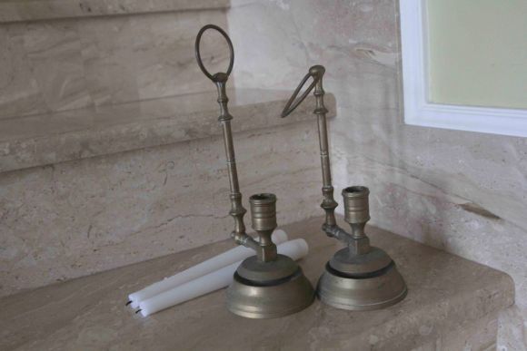 Интересная пара подвесных старинных подсвечников с кольцами