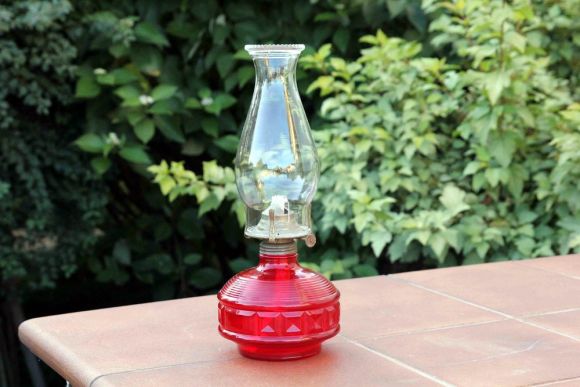 Эффектная, антикварная керосиновая лампа. Европа. Начало 20 века