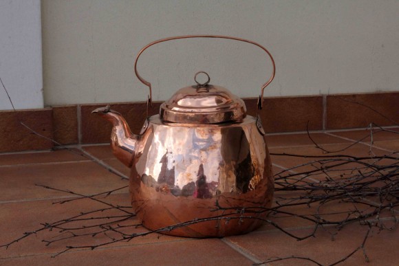 Медный старинный чайник с клапаном. Реставрация, полировка