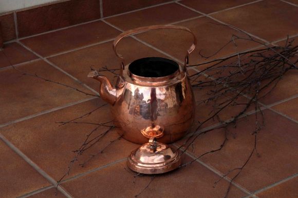 Медный старинный чайник с клапаном. Реставрация, полировка