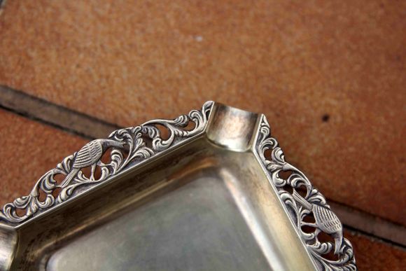 Квадрантная пепельница без лишних акцентов