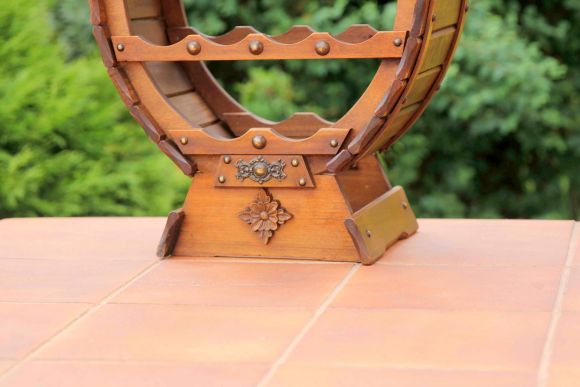 Дубовая бочка-бар для винных бутылок