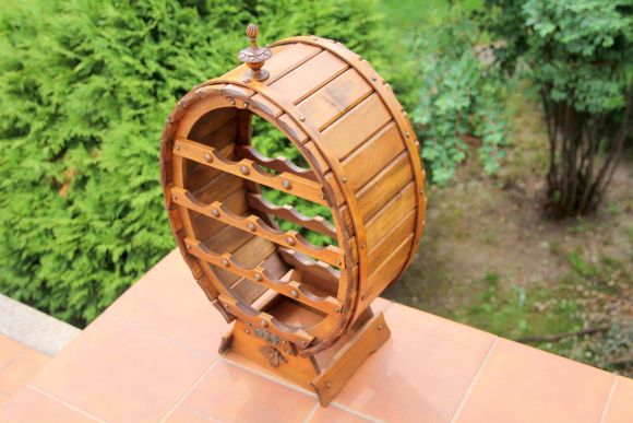 Дубовая бочка-бар для винных бутылок