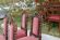 Антикварные стулья с бархатной обивкой нежного цвета