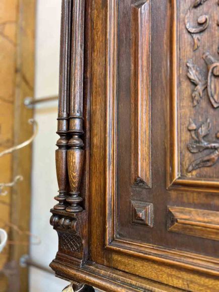 Дубовый антикварный буфет