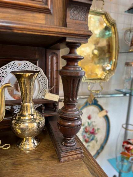 Дубовый антикварный буфет