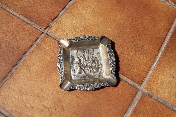 Пепельница с классическим голландским сюжетом ГУЛЯНКА