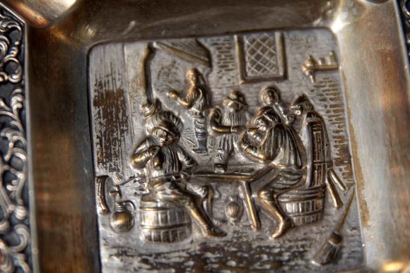 Пепельница с классическим голландским сюжетом ГУЛЯНКА