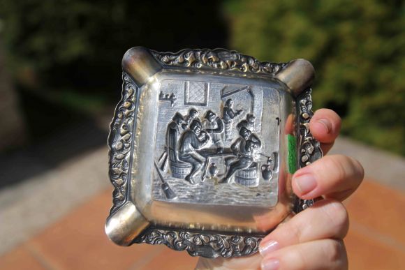 Пепельница с классическим голландским сюжетом ГУЛЯНКА