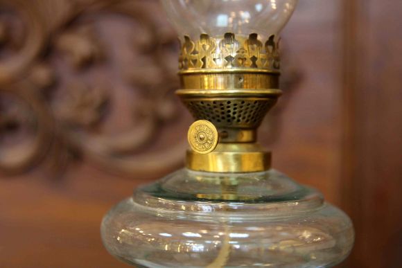 Хорошенькая антикварная керосиновая лампа. Европа. Начало 20 века