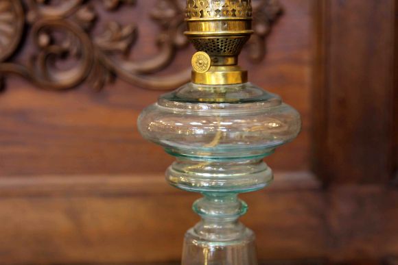 Хорошенькая антикварная керосиновая лампа. Европа. Начало 20 века