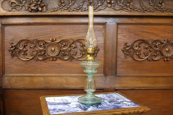 Хорошенькая антикварная керосиновая лампа. Европа. Начало 20 века