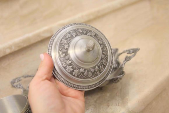 Винтажная оловянная шкатулка немецкой работы