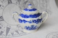 Фарфоровая сахарница. Винтаж