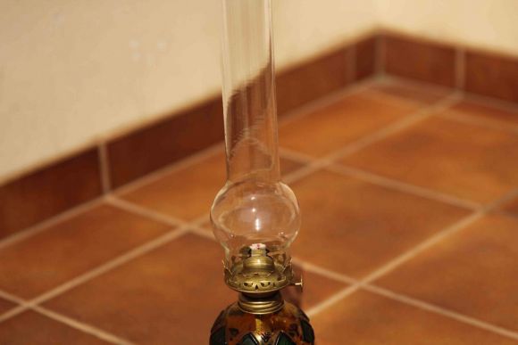 Интересная антикварная керосиновая лампа .Европа. Начало 20 века