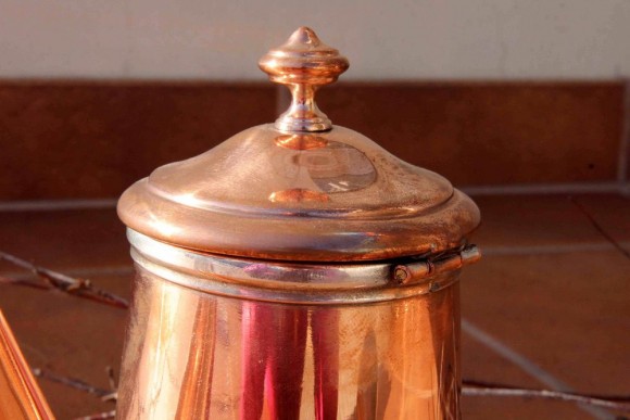 Замечательный медный кофейник с клеймом