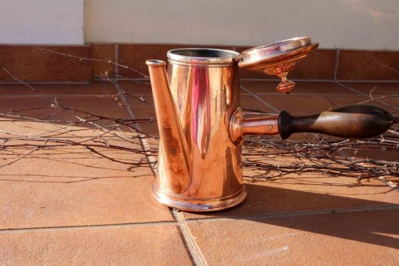 Замечательный медный кофейник с клеймом