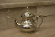 Тяжелый посеребренный чайничек идеальной формы и состояния. Европа