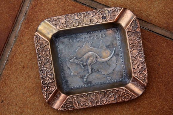 Винтажная австралийская пепельница. Медь