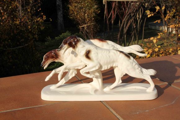 Фарфоровая статуэтка KARL ENS "Бегущие борзые. Европа. Начало 20 века