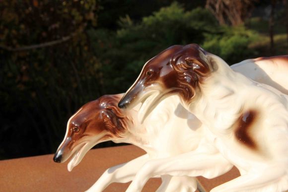 Фарфоровая статуэтка KARL ENS "Бегущие борзые. Европа. Начало 20 века